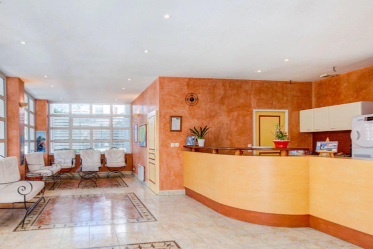 Vacancéole - Les Calanques Du Parc Aparthotel 3*