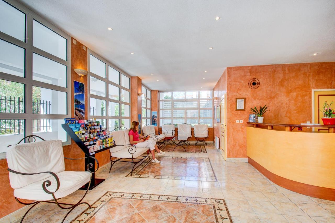 Vacancéole - Les Calanques Du Parc Aparthotel Fréjus